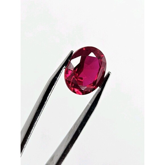 Lab-Grown Ruby Gemstone 4.06 ctw Loose High Quality Synthetic Faceted Oval Ruby - Picture 3 of 9